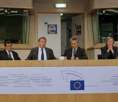 Press conference on the foundation of the European Democratic Party.